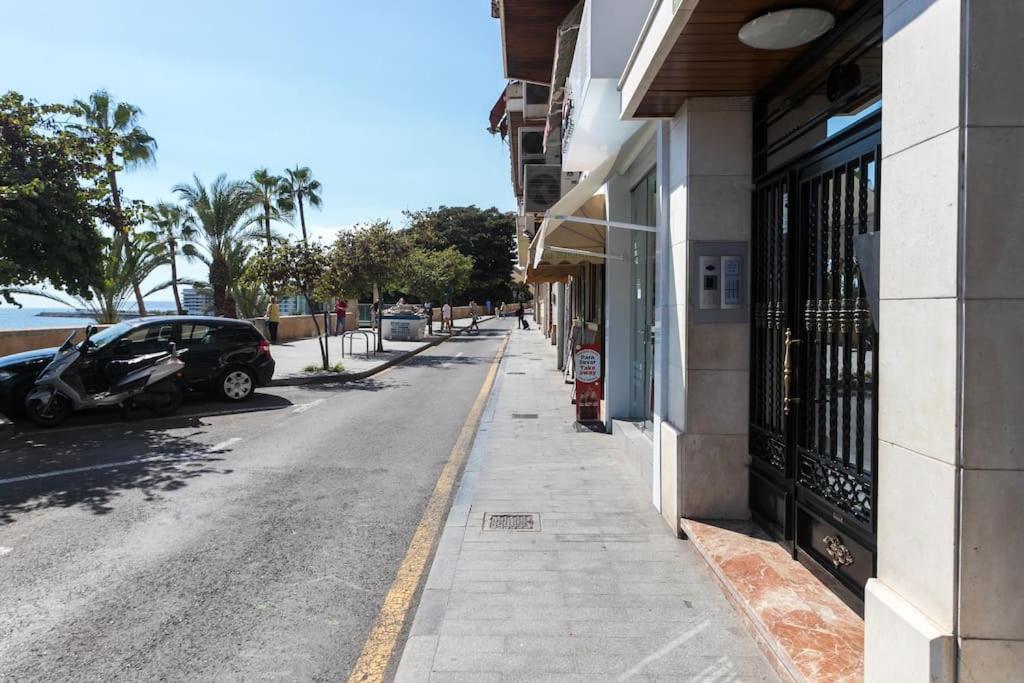 Apartamento Con Vistas Al Mar Primera Linea De Playa Del Postiguet Alicante Exterior photo